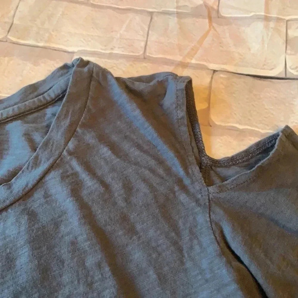 VELVET by graham and Spencer long sleeve top - Picture 3 of 5